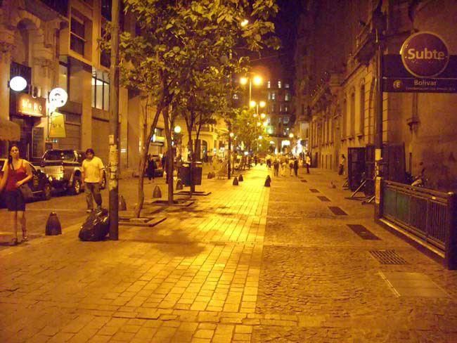 Calle Peru. Frente a la Legislatura Porteña