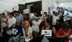 Representantes y delegados del barrio estuvieron presentes y expresaron sus opiniones en la reunión que se realizó hoy en el salón "Intersecretarías-Presidente Raúl Alfonsín", ubicado en el piso principal del Palacio Legislativo.