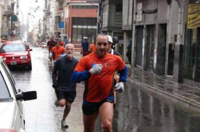 El contador Ricardo Fuentes es un reconocido vecino del barrio de San Telmo. Fue una de las 4000 personas que aceptaron el desafío de participar del “Maratón de la Ciudad”. 
